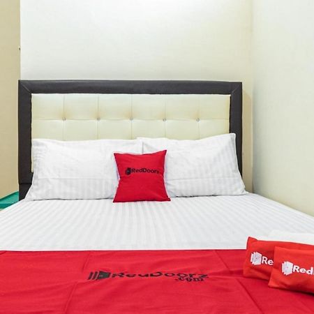 Reddoorz Syariah @ Jalan Setiabudi Medan 3 Exterior photo