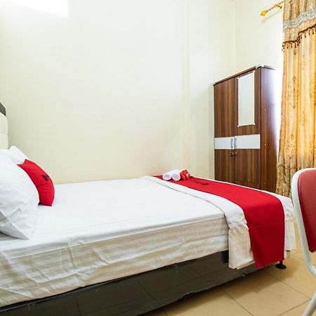 Reddoorz Syariah @ Jalan Setiabudi Medan 3 Exterior photo
